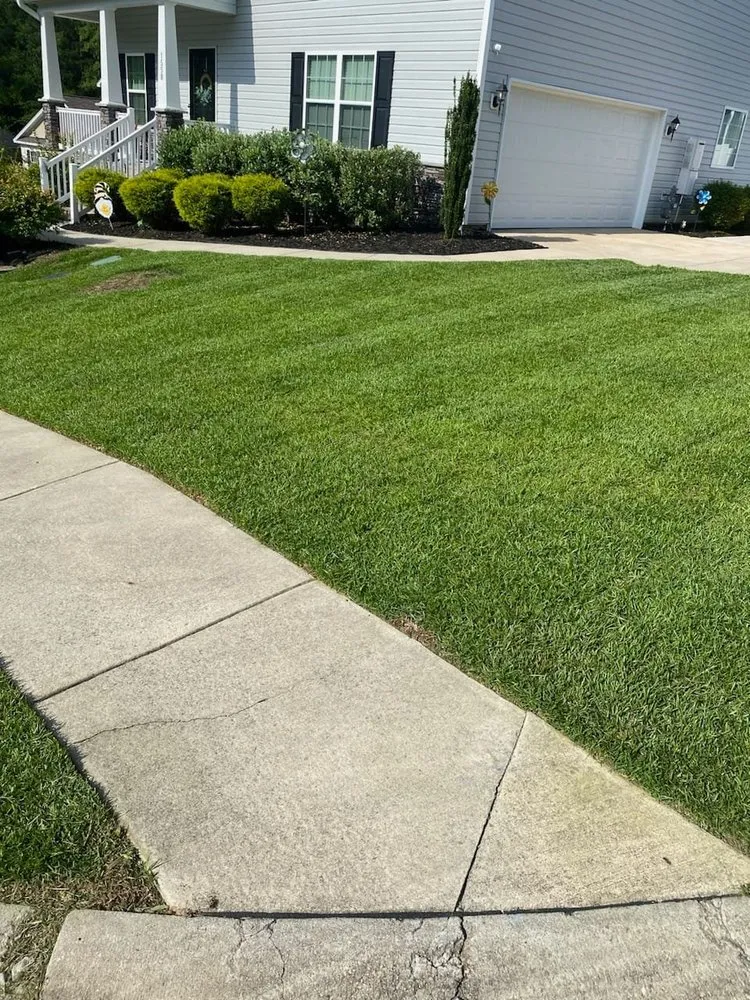 Trusted garden landscaping in Huger, SC by TNT Lawn Care