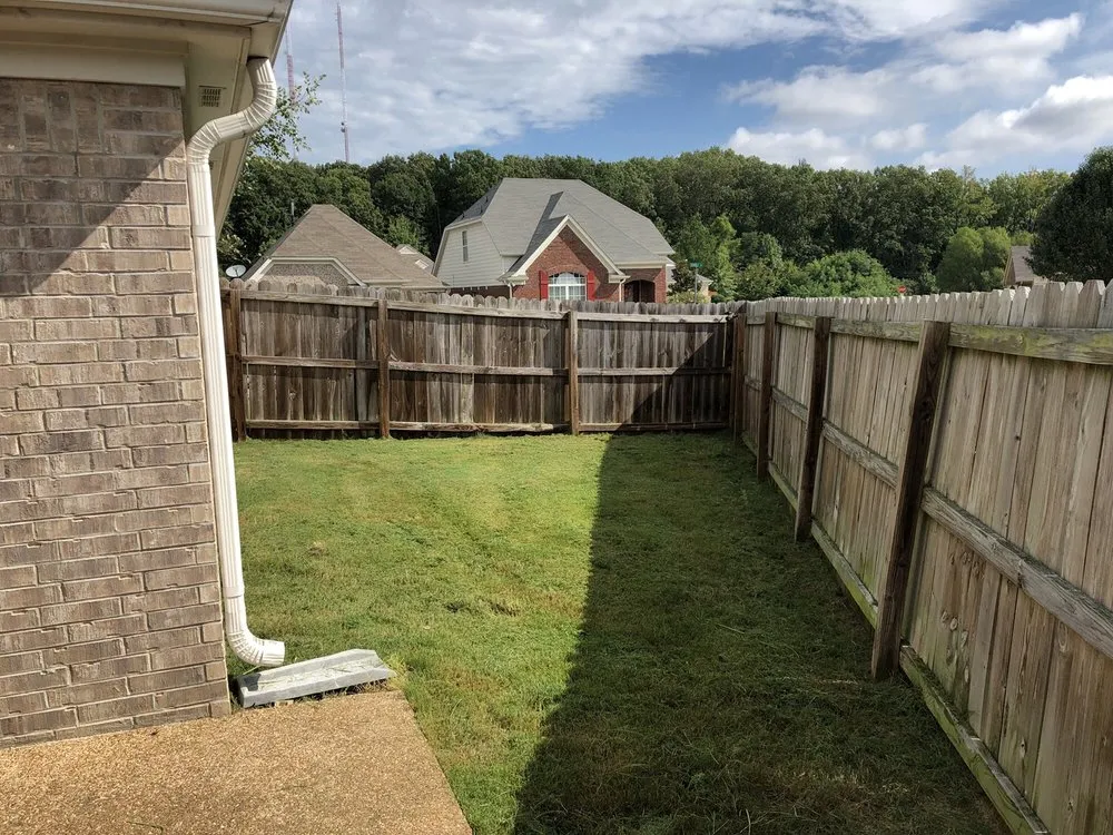 Reliable yard maintenance for homes in Southaven, MS by TNT Lawns