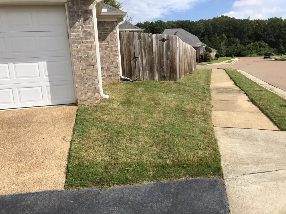 Local lawn mowing service in Southaven, MS by TNT Lawns
