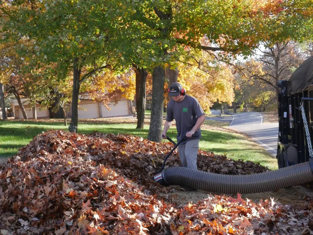 Expert lawn mowing service in Jenks, OK - TNT Premier Landscape