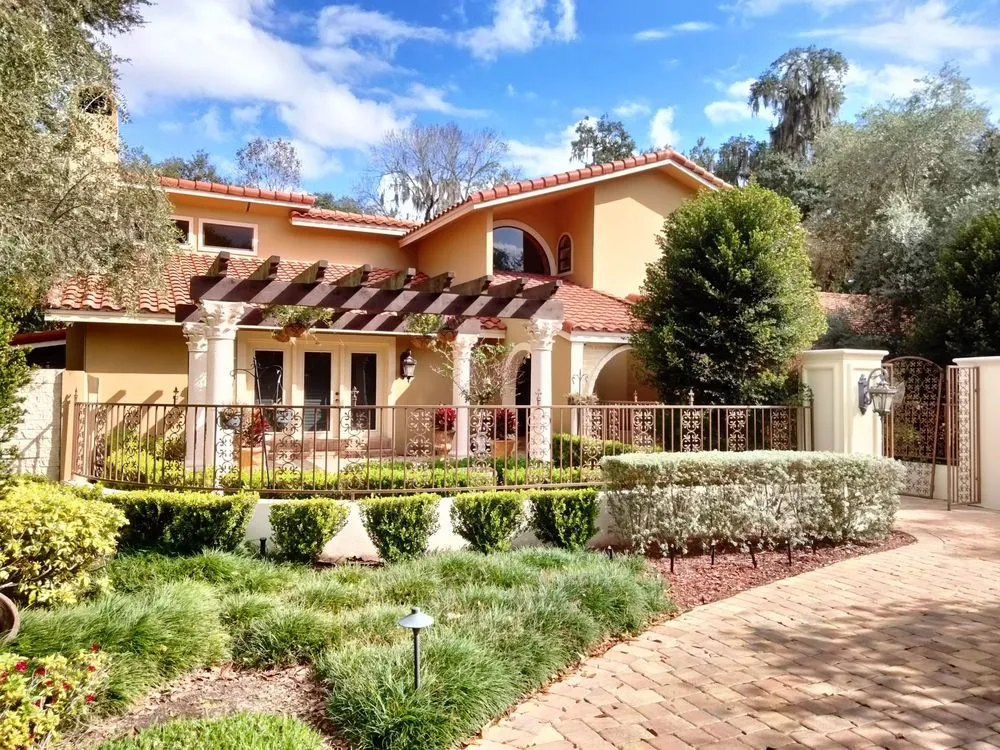 Top-rated lawn care service in Orlando, FL by TNT Repair & Services