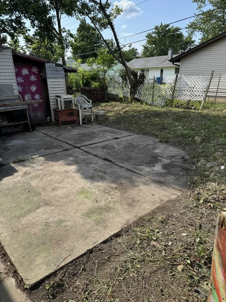 Reliable yard maintenance with custom design in Rock Falls, IL by TNT Services