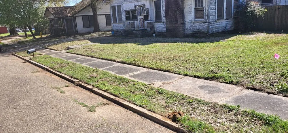 Trusted lawn care service for year-round maintenance across Texarkana, TX - TNT Yard Care