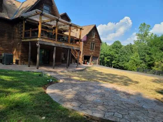 Professional landscaping services in Louisa, VA by Tobbys hardscape