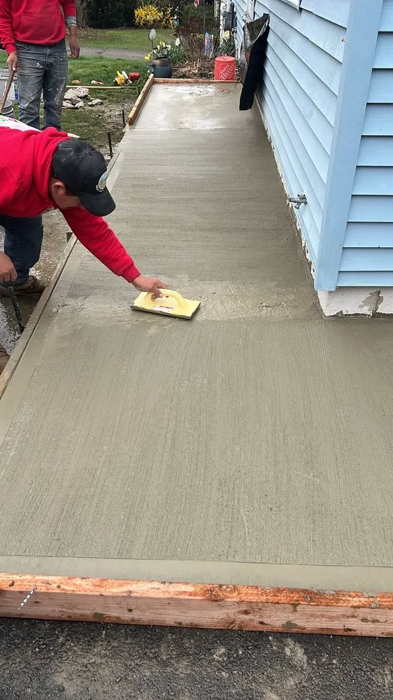 Top-rated outdoor landscaping for residential properties in Danbury, CT by Toby’s Landscaping