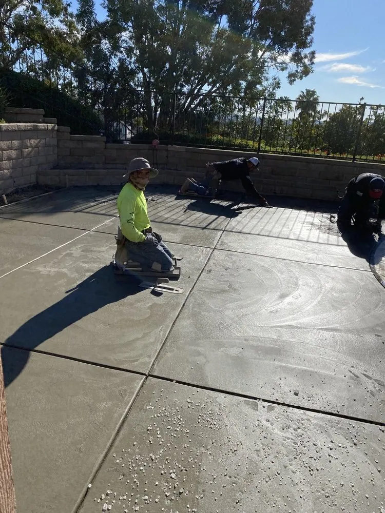 Custom yard cleanup service for beautiful yards in Westminster, CA by Tochihuitl