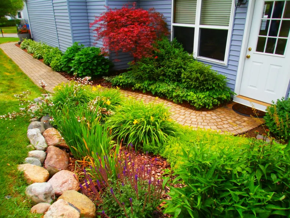 Trusted yard maintenance for beautiful yards in Ypsilanti, MI by Todd Harvey & Sons