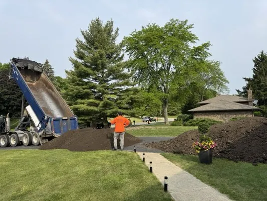 Tognarelli Lawn Care Logo