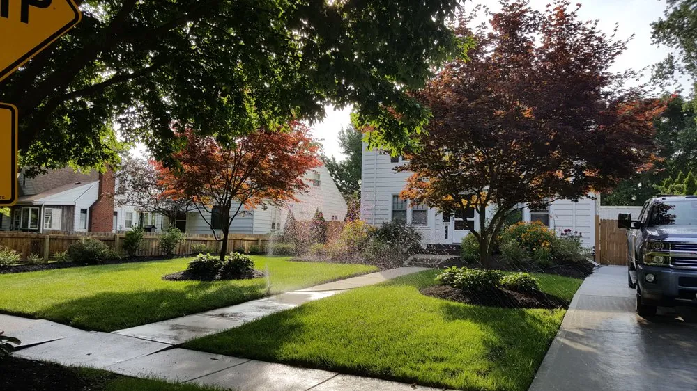 Professional lawn mowing service in Toledo, OH - Toledo Lawns