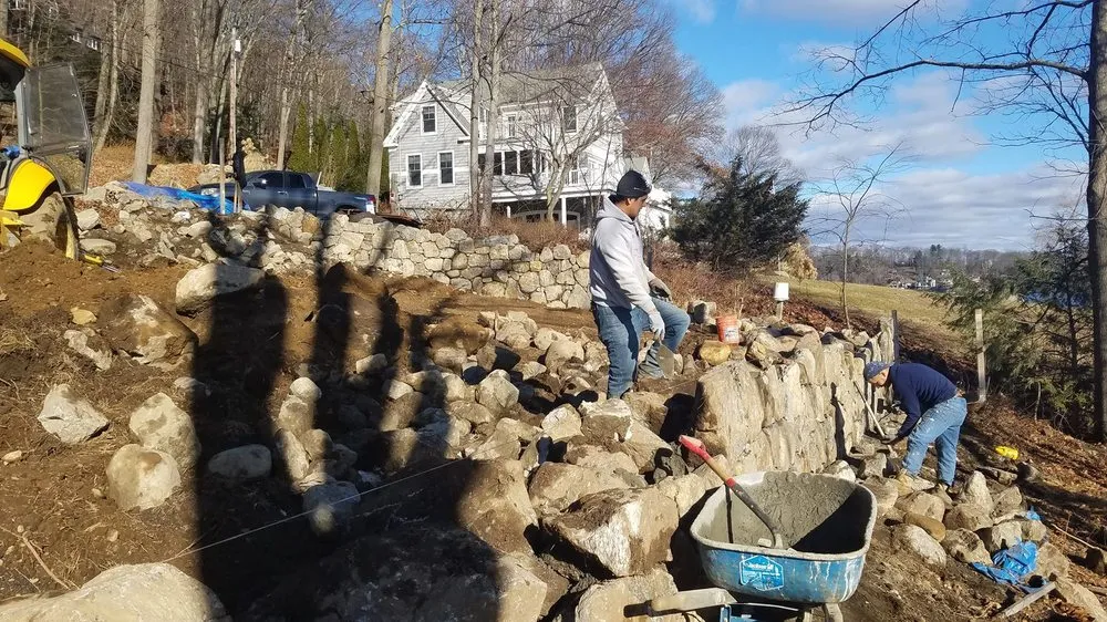 Reliable lawn care service experts serving Danbury, CT - Toledo Masonry