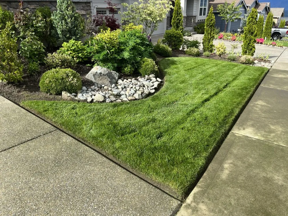 Reliable landscaping services in Issaquah, WA by Tolosa Landscaping