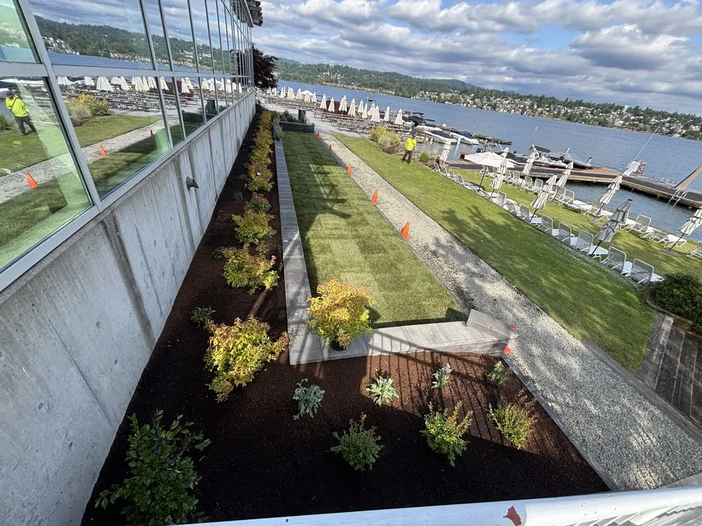 Top-rated garden landscaping with custom design in Issaquah, WA by Tolosa Landscaping