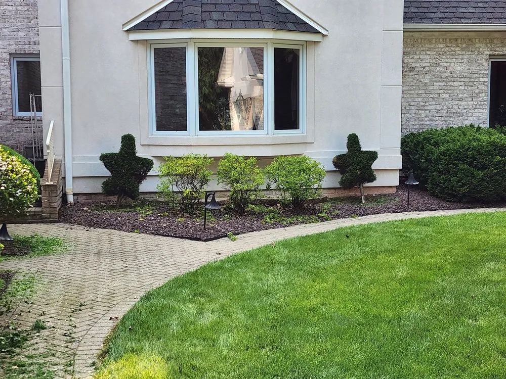 Top-rated yard cleanup service for residential properties in Youngstown, OH by Tom B Landscape and Design
