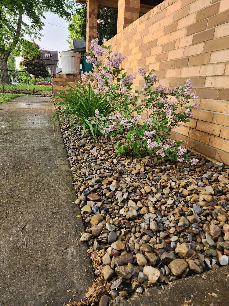 Affordable landscape design for year-round maintenance in Youngstown, OH by Tom B Landscape and Design