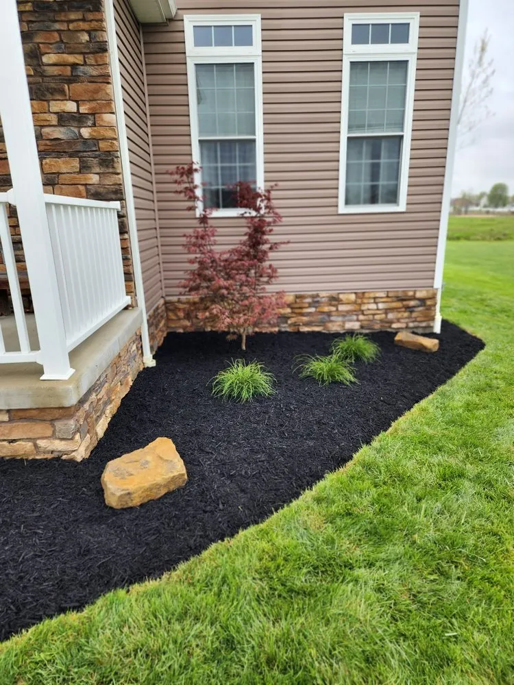 Affordable yard maintenance in Youngstown, OH by Tom B Landscape and Design