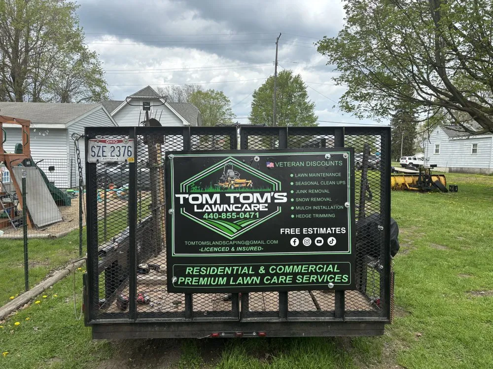 Custom lawn mowing service experts serving Geneva, OH - Tom Tom's Lawncare