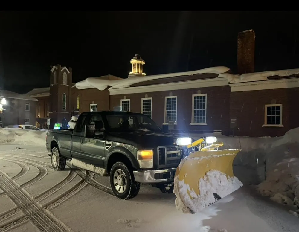 Professional residential landscaping in Geneva, OH by Tom Tom's Lawncare