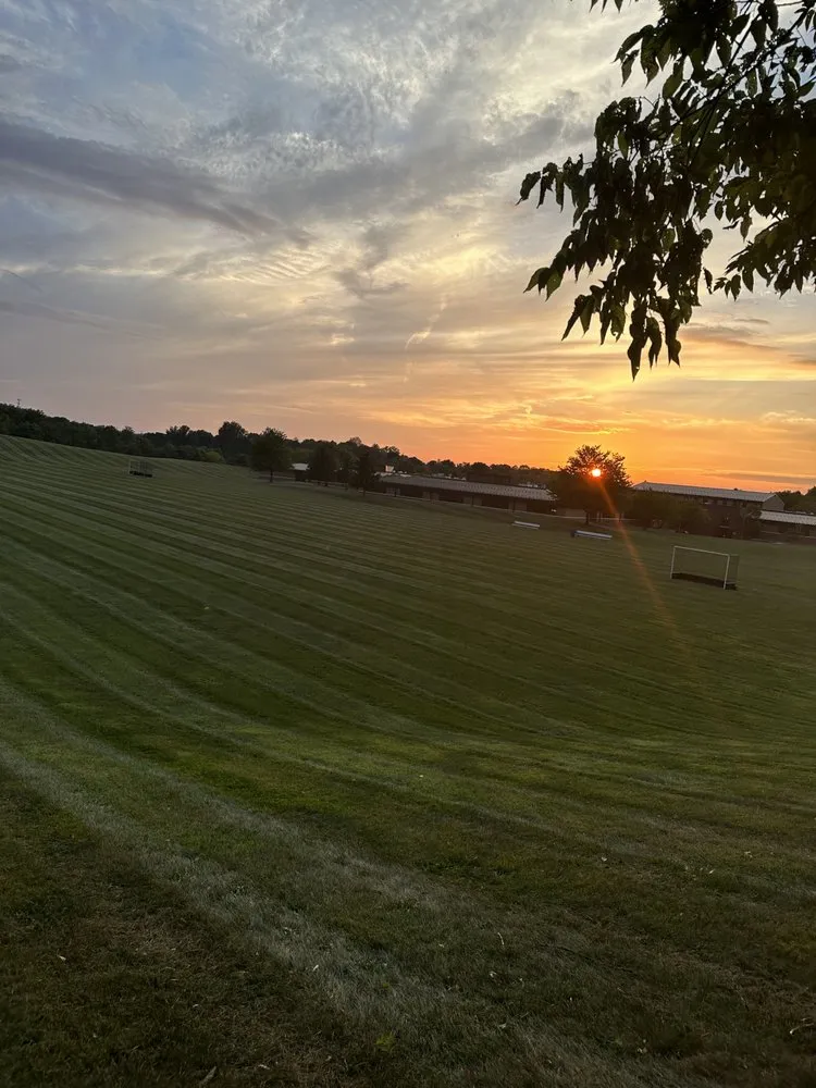 Top-rated yard maintenance for year-round maintenance in Palmyra, PA by Tomahawk landscaping