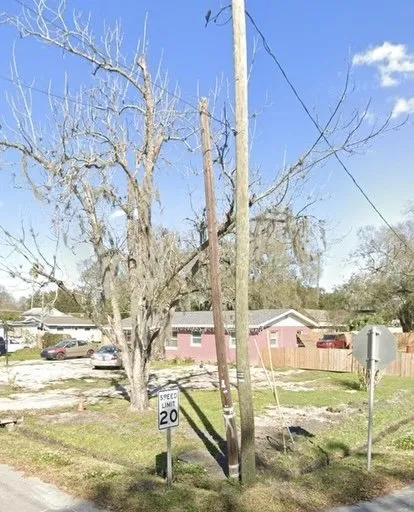 Affordable residential landscaping for homes in Plant City, FL by Tomas Ibarra Lawn Service