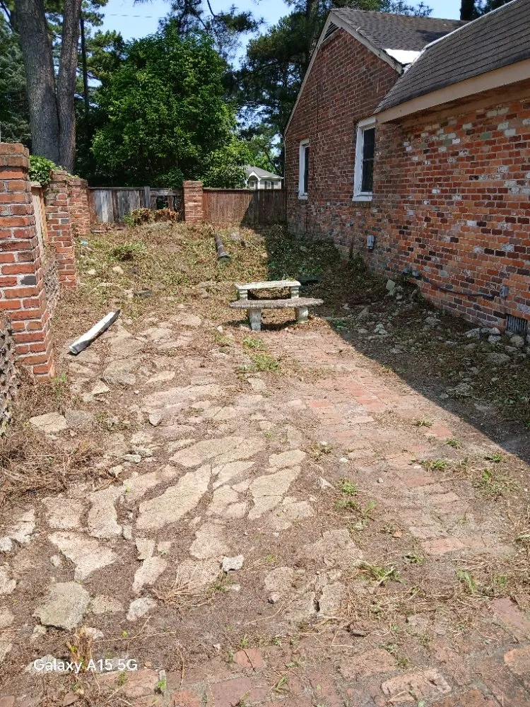 Professional yard cleanup service experts serving Chesapeake, VA - Tomas Landscaping