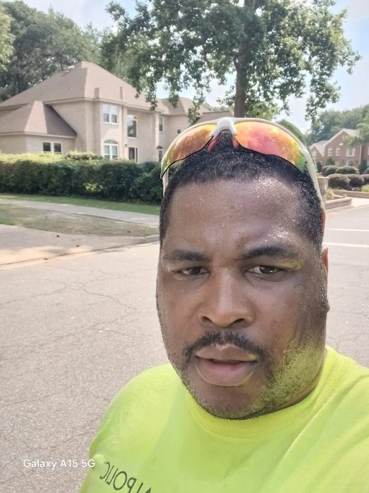 Professional lawn mowing service in Chesapeake, VA - Tomas Landscaping