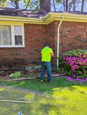 Tomas Landscaping Logo