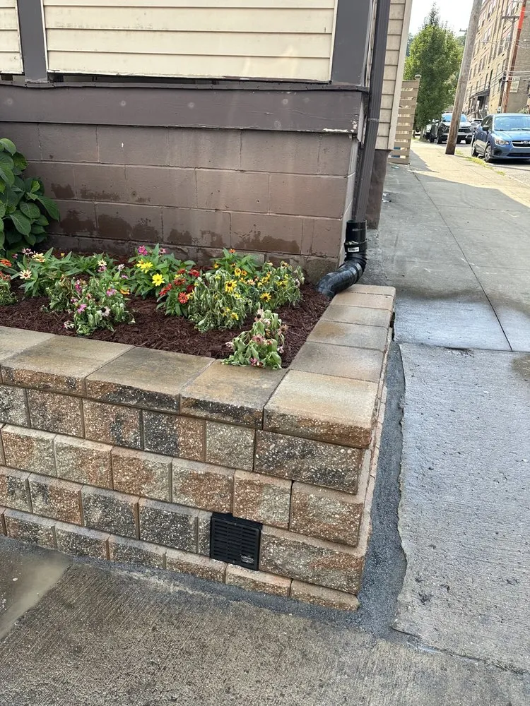 Professional landscaping services experts serving Butler, PA - Toma's Lawn And Landscape