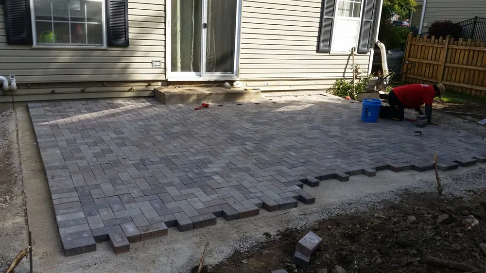 Top-rated lawn care service experts serving Cary, IL - Tomasello's Landscaping