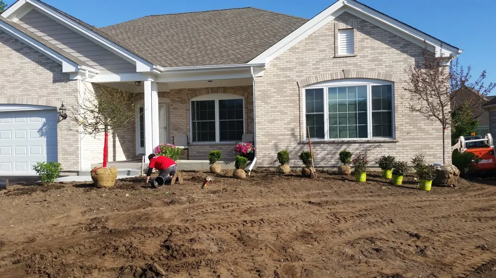 Local yard maintenance in Cary, IL - Tomasello's Landscaping