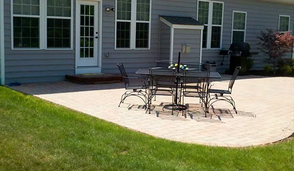 Reliable yard maintenance near you in Pittsburgh, PA by Tomasits Landscaping