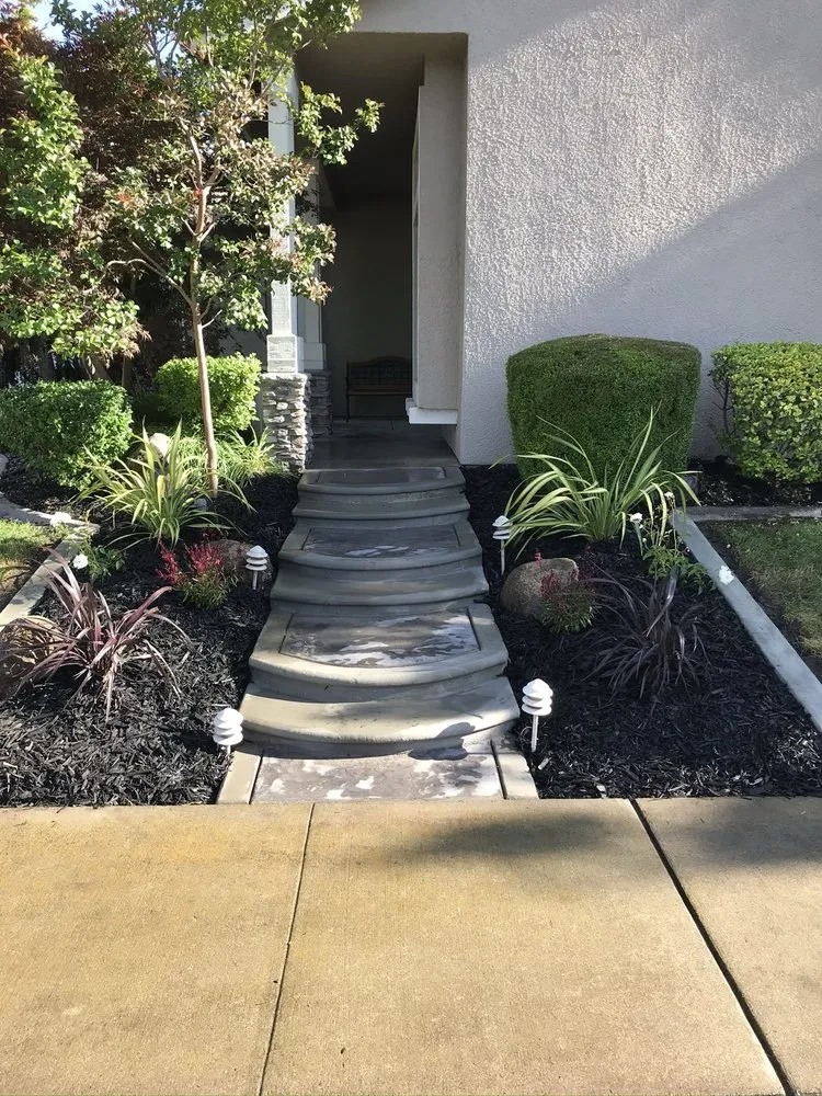Custom landscape installation for residential properties across Sacramento, CA - Tomas's Concrete
