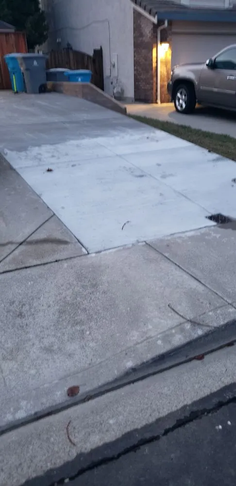 Custom outdoor landscaping near you across Sacramento, CA - Tomas's Concrete