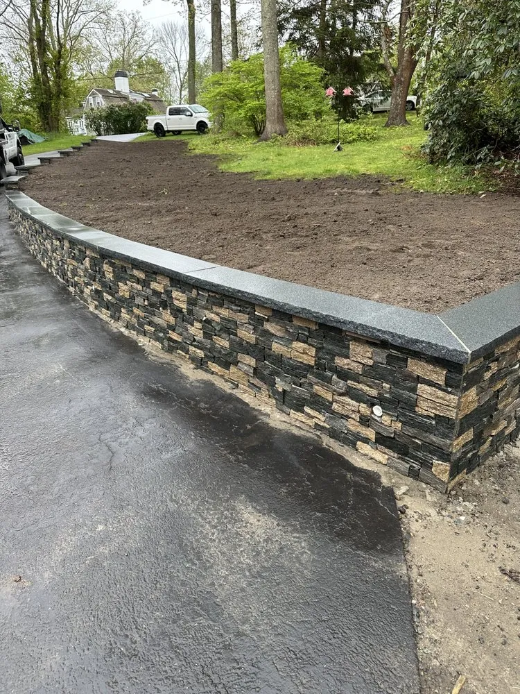 Professional lawn mowing service experts serving Rockland, MA - Tomaz Construction & Design