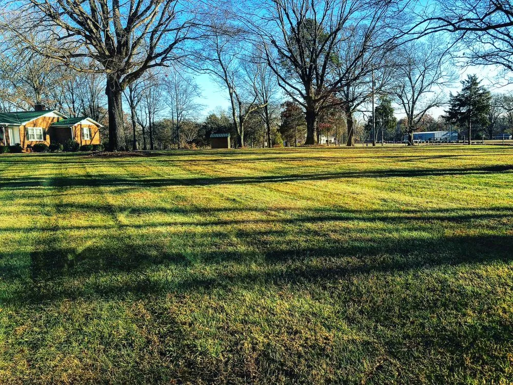 Custom garden landscaping in Monroe, NC by TomberLawn