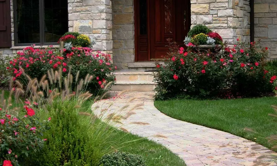 Local outdoor landscaping in Mount Prospect, IL by Tommy Pollina Landscape Company