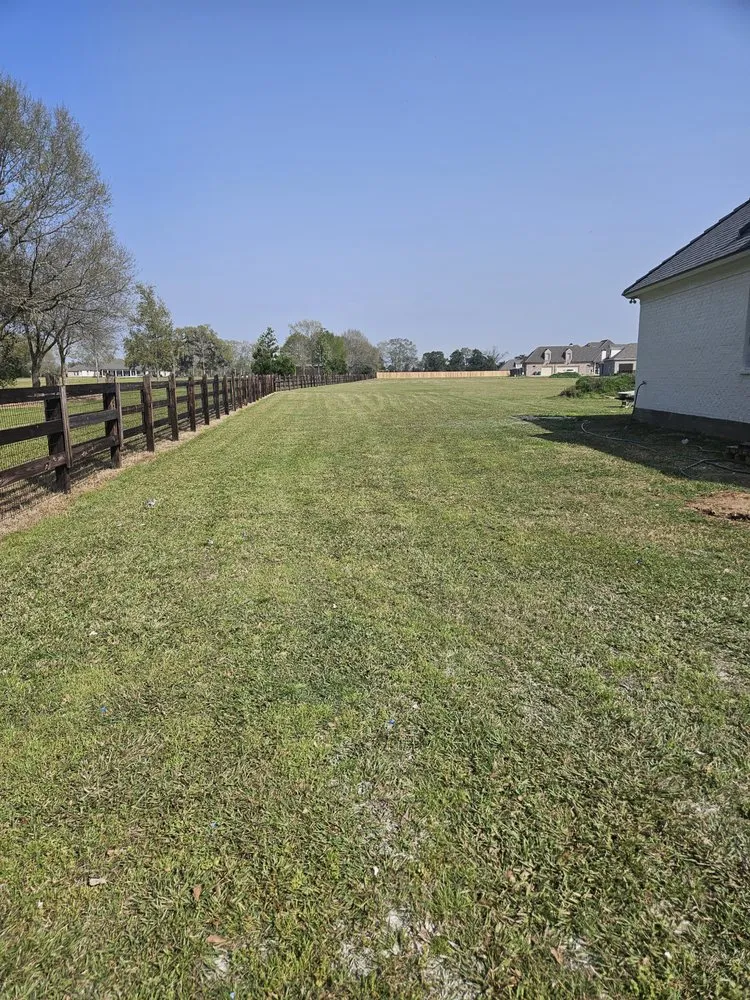 Professional outdoor landscaping experts serving Breaux Bridge, LA - Tommy's Lawn & Landscaping Services