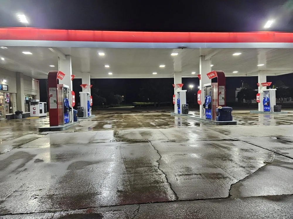 Custom lawn mowing service in Breaux Bridge, LA by Tommy's Lawn & Landscaping Services