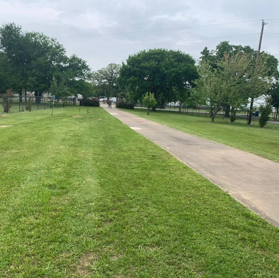 Top-rated landscape installation for year-round maintenance across Azle, TX - Tommy’s Lawn Care