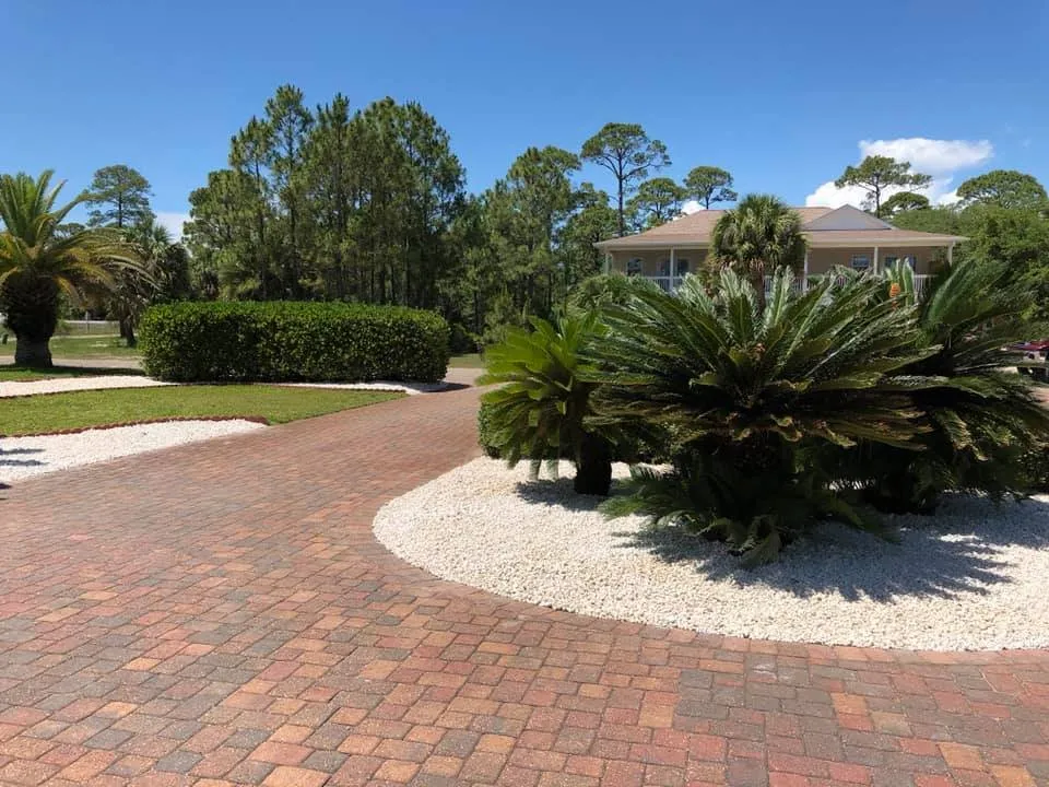 Reliable lawn care service for homes across Azalea Park, FL - Tommy’s Tree Service & Debris Removal