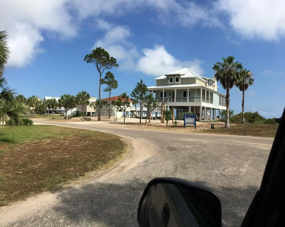 Top-rated residential landscaping for beautiful yards across Azalea Park, FL - Tommy’s Tree Service & Debris Removal