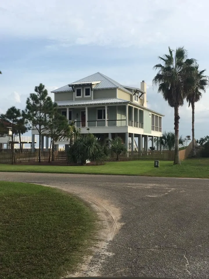 Trusted yard maintenance for year-round maintenance across Azalea Park, FL - Tommy’s Tree Service & Debris Removal