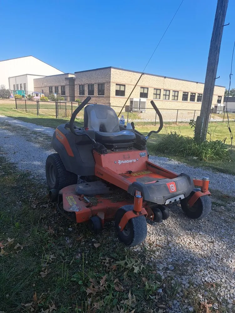 Professional yard maintenance experts serving Monroe City, MO - Tommy's Yard Care