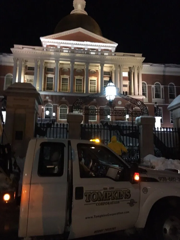 Top-rated lawn mowing service in Charlestown, MA - Tompkins Facility Service