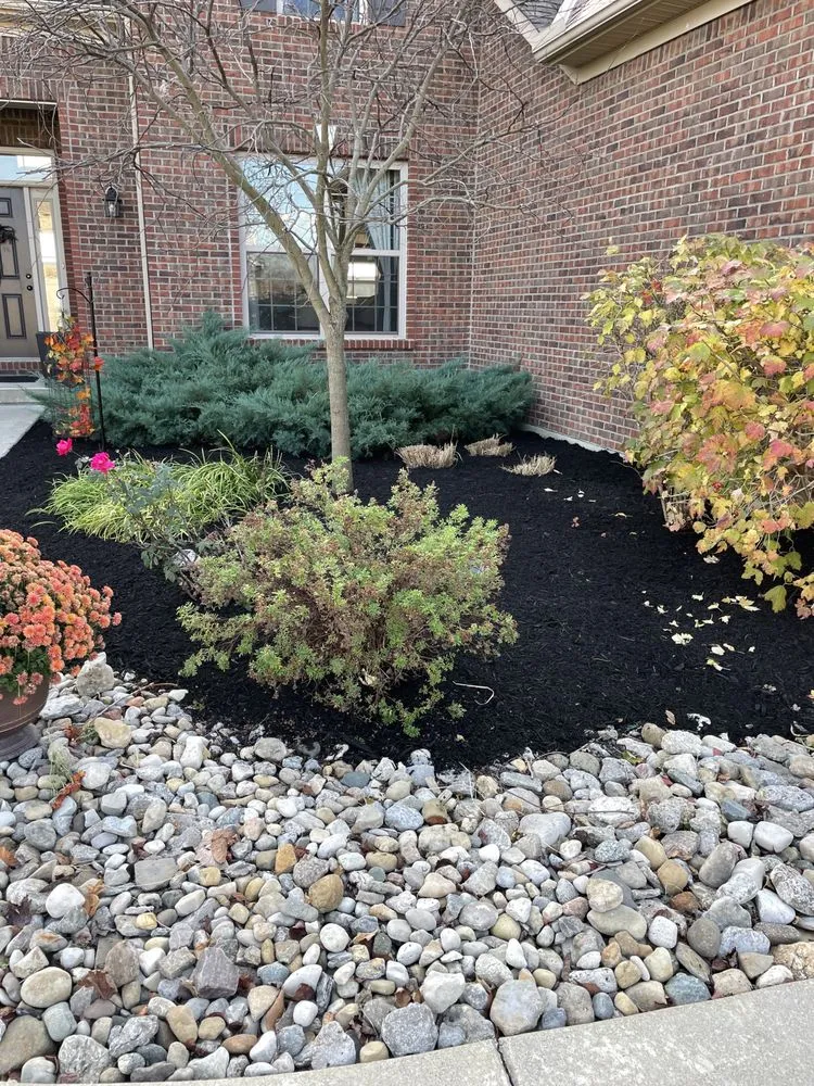 Custom yard maintenance experts serving Cincinnati, OH - Tom’s Landscaping & Painting Company