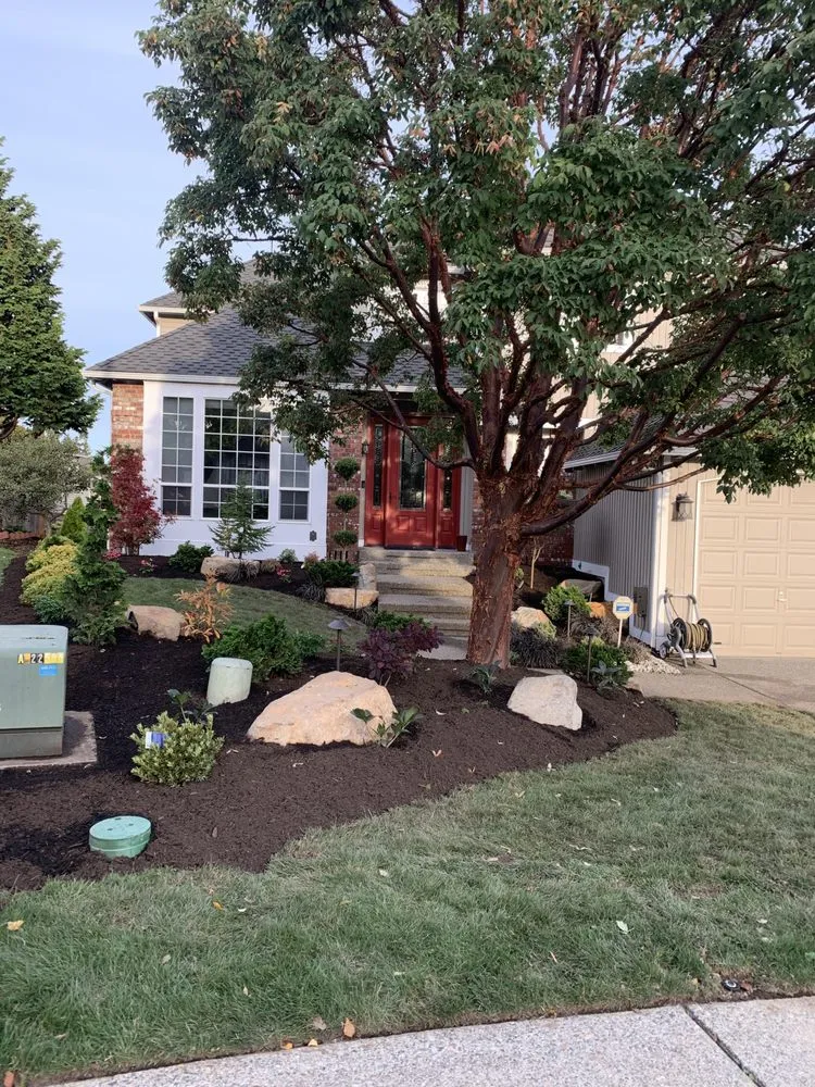 Custom residential landscaping in Mukilteo, WA by Toms Landscaping