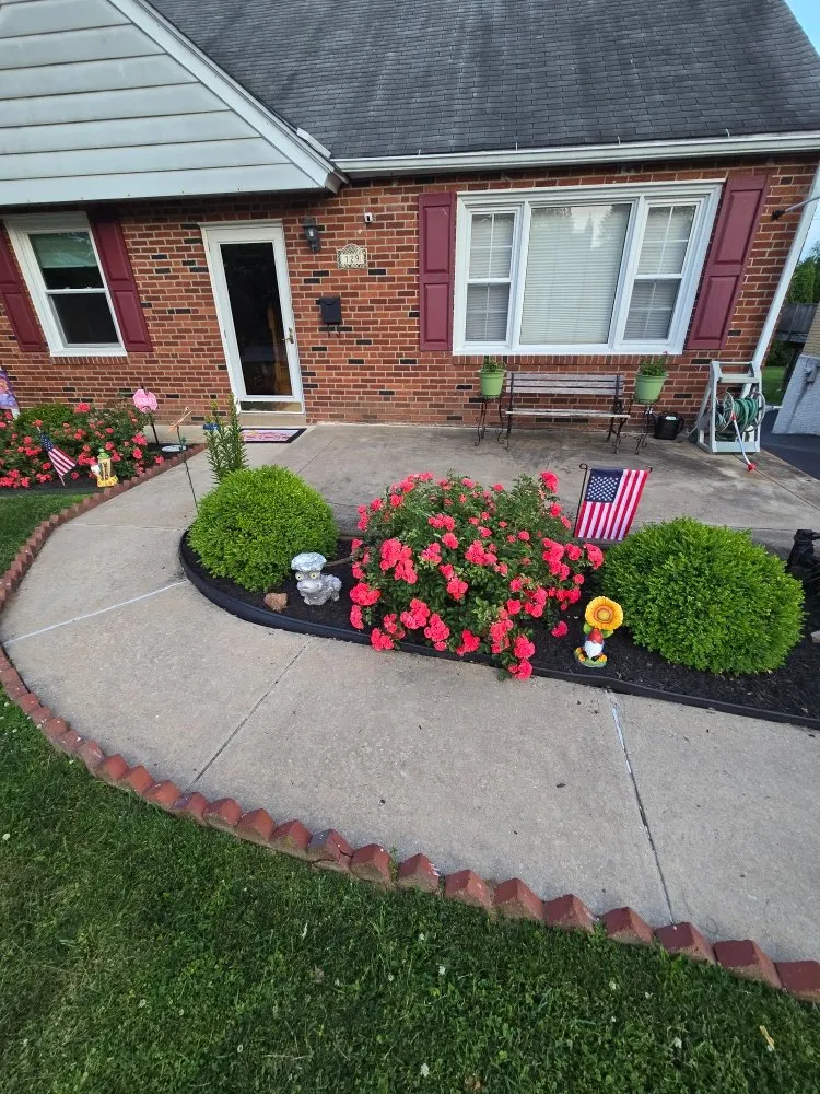 Local outdoor landscaping experts serving Havertown, PA - Tom's Lawn Cutting