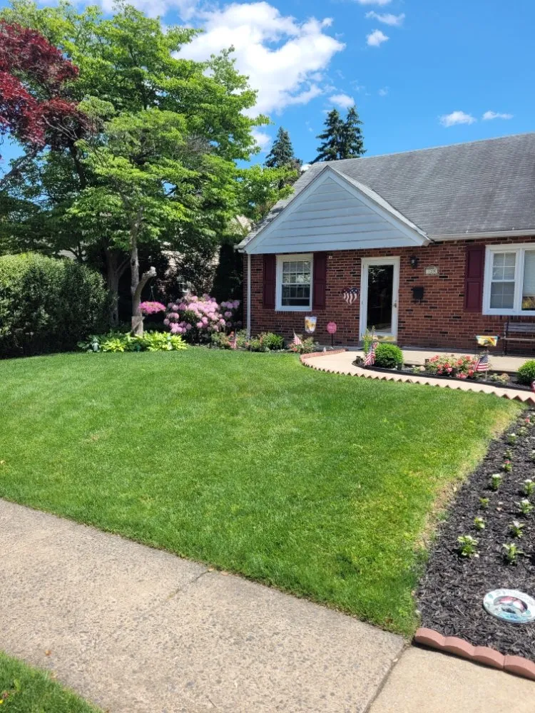 Custom garden landscaping for beautiful yards across Havertown, PA - Tom's Lawn Cutting