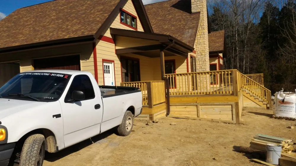 Custom lawn mowing service near you in Louisville, KY by Tom's Total Landscaping Service