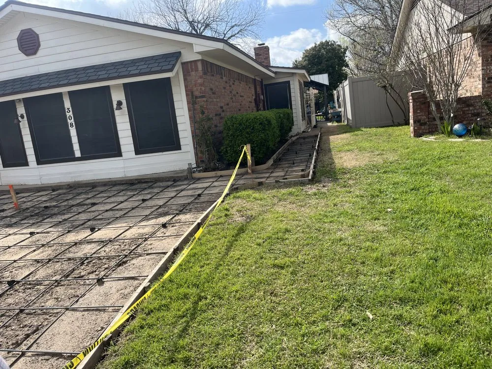 Custom lawn care service for homes in Valley View, TX by Tomys Replant Landscaping & Concrete