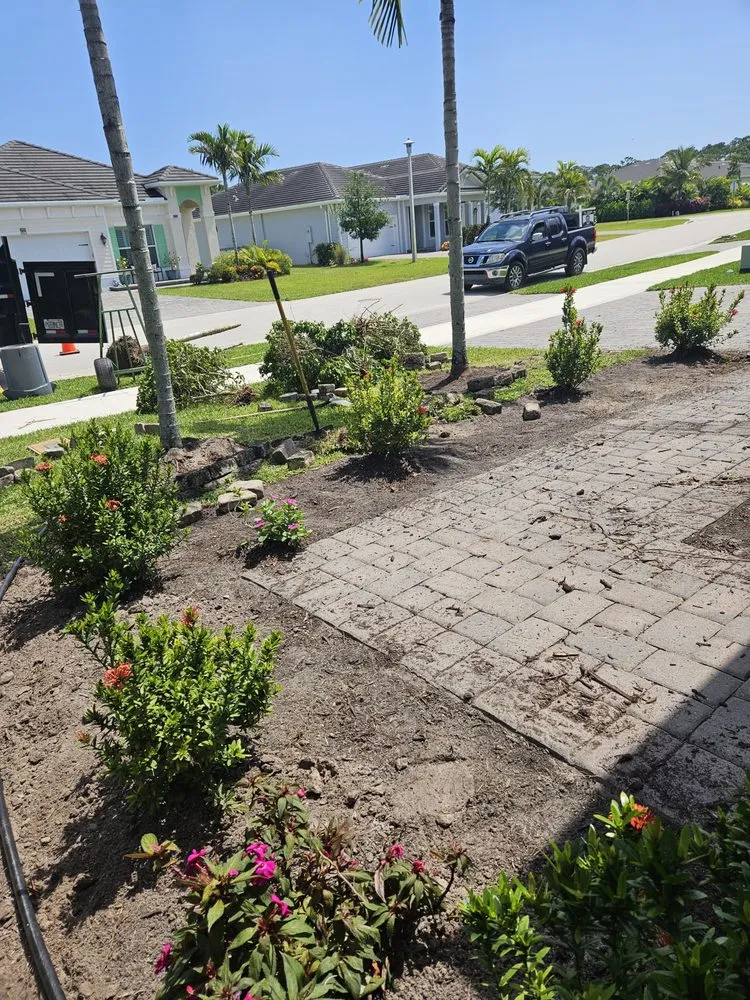 Custom yard cleanup service for beautiful yards across Indiantown, FL - Tonies Lawn Service & Landscaping design